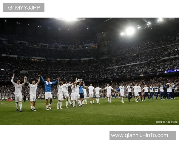 巴萨与皇马巅峰对决前瞻：战术解析与球员状态全面分析